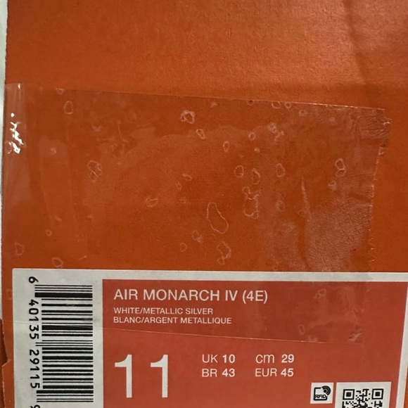 Men Nike Air Monarch White and Navy running shoes size 11 .New with box .R14 - Picture 7 of 7